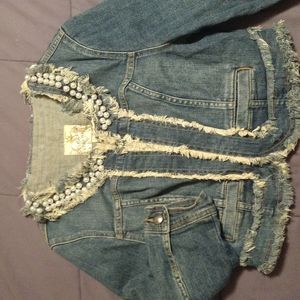 Princess by Vera Wang Denim & (faux) Pearl Jean Jacket 🧥 Small